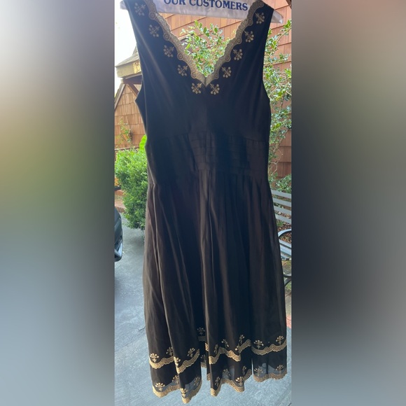 Women’s Ann Taylor Black and Gold Lace Trim Cocktail Dress - Picture 1 of 7